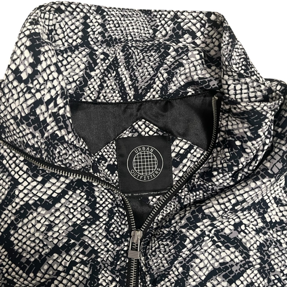 Urban Outfitters Black and White Snakeskin Print Jacket Medium - Picture 4 of 11
